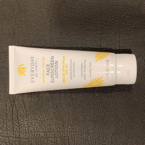 Everyday by Unsun Skincare New Everyday By Unsun Mineral Tinted Face Sunscreen Lotion Spf 3